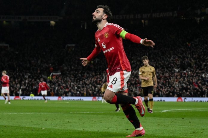 B费追平范佩西：曼联传奇纪录再现