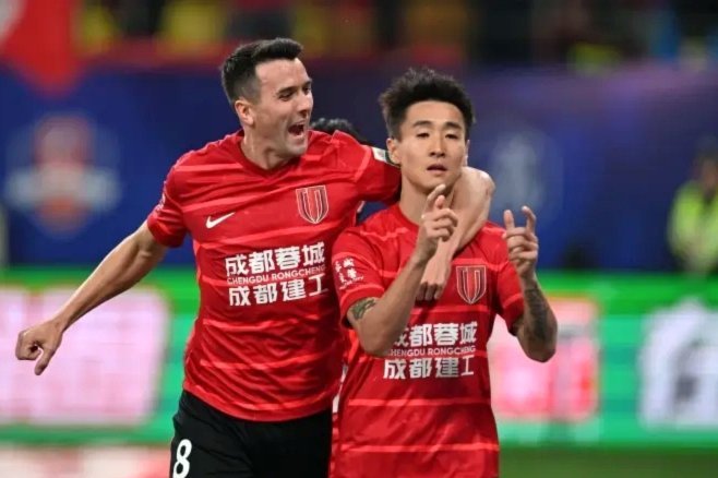 韦世豪：教练常提醒我控制情绪；感谢成都球迷在身后支持我
