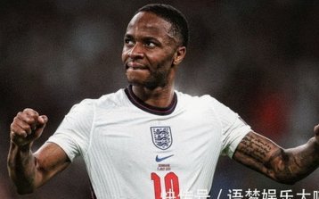 英阿大战过火！半场19次犯规2黄，上演残酷的肉搏战现场