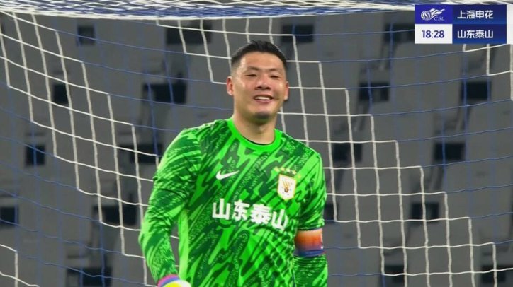 李昂对费利佩犯规，点球判罚合理