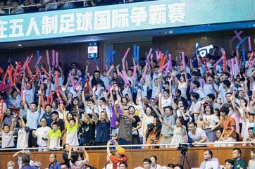 朱艺：本年度国内足球赛事现场4万+观众比赛已达100场