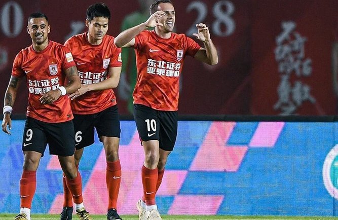 锦上添花！汪海健禁区劲射破门，申花5-1玉昆